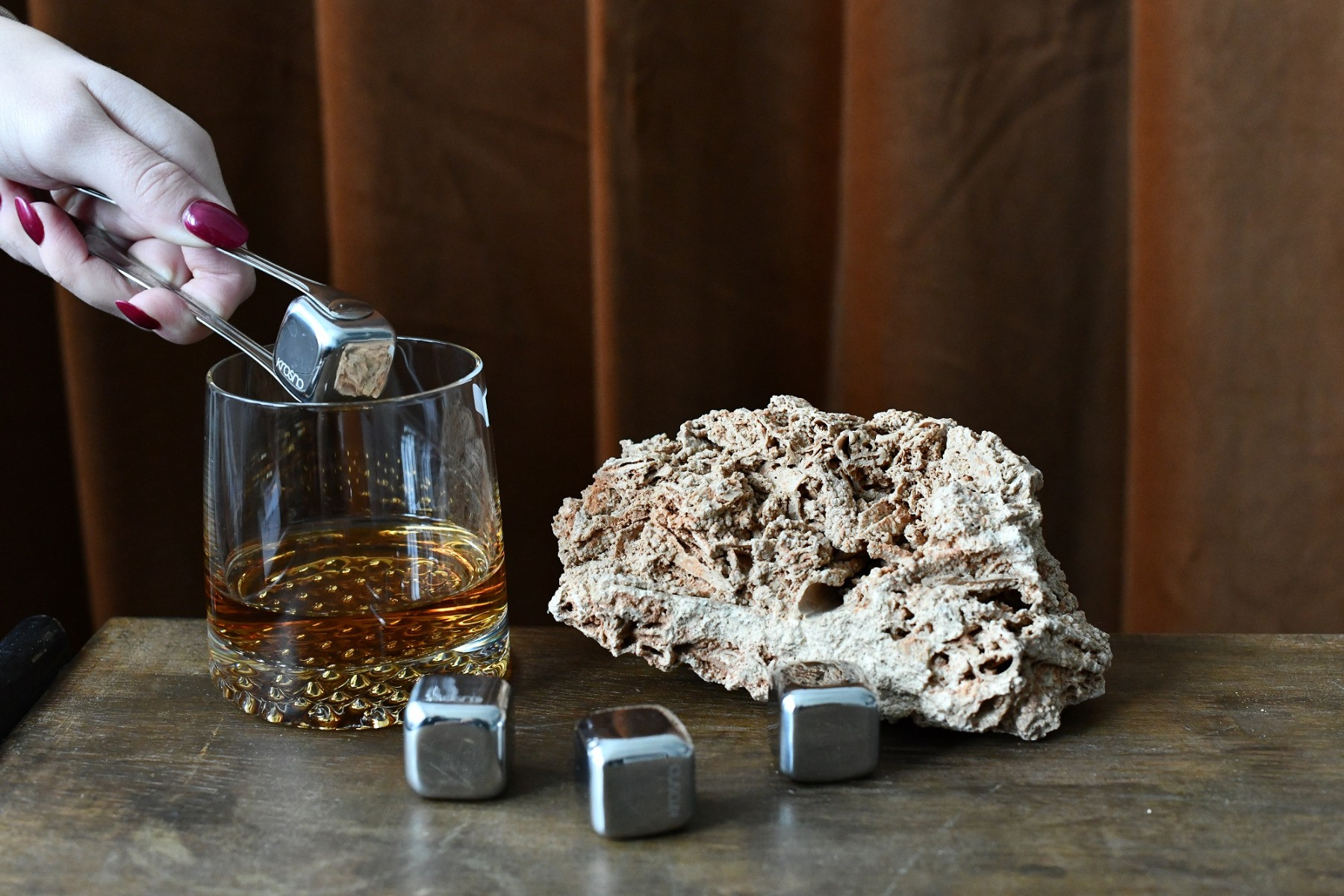 Czym są kamienie do whisky? Czy warto ich używać?  Blog KROSNO