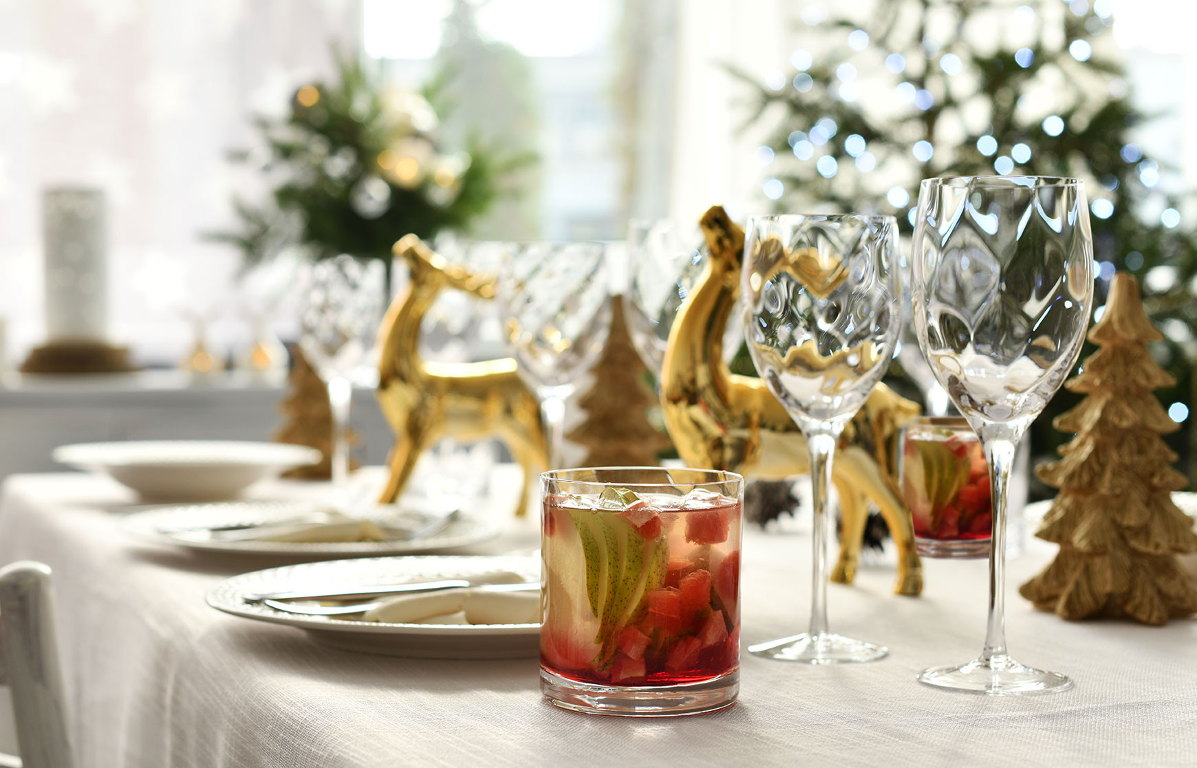 Zachwycająca dekoracja na stół wigilijny: jak ją wykonać? | blog e-sklep huty szkła KROSNO GLASS