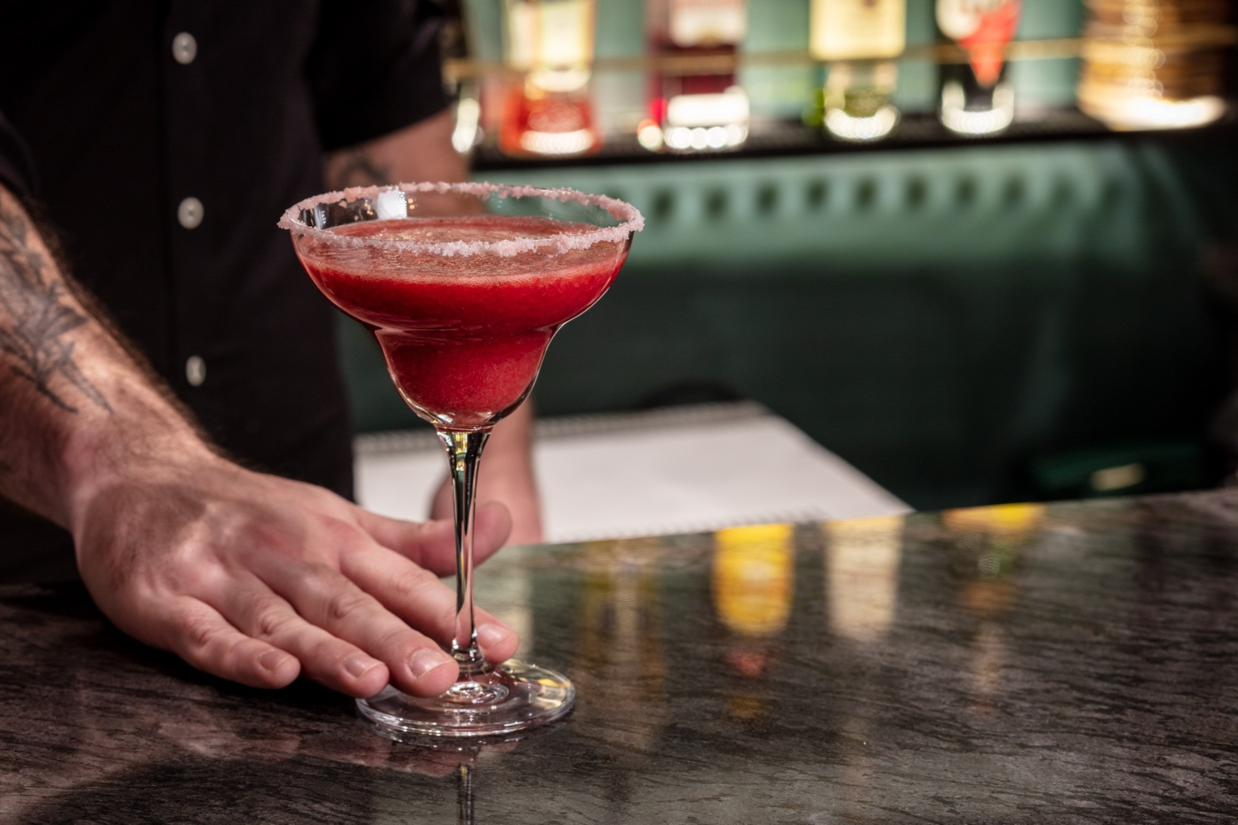 Margarita - czyli prosty, orzeźwiający drink na letnią imprezę! Jak zrobić i w czym podać? | blog e-sklep KROSNO