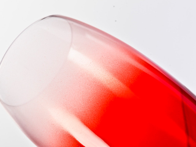 Techniki zdobienia szkła - malowanie natryskowe - blog KROSNO Techniki zdobienia szkła - malowanie natryskowe - blog KROSNO